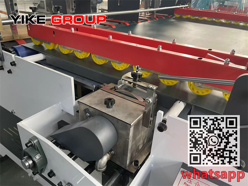 YIKE-2000P Type Semi Automatic Pressing Type Gluing Machine